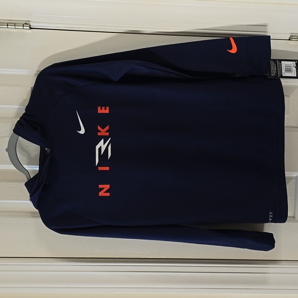 NIKE BRAND SIGNATURE BOYS BLUE PULLOVER HOODED SHIRT SIZE MEDIUM - Picture 3 of 9